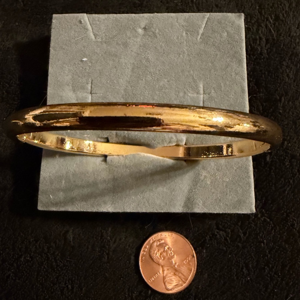 Fashion jewelry gold tone bangle bracelet NEW